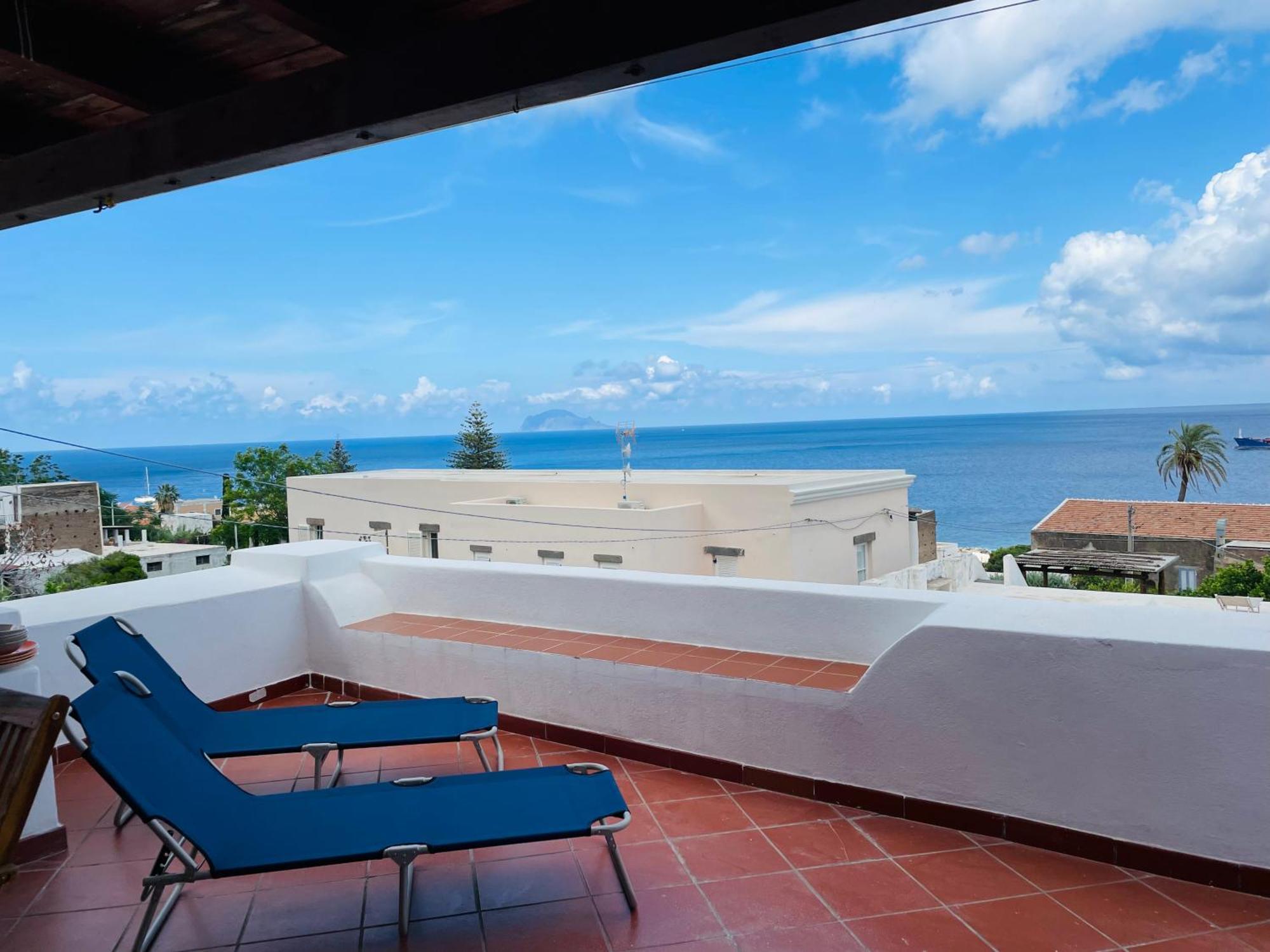 Villa Margherita - Appartamenti A Due Passi Dal Corso Di Santa Marina Salina A 100 Mt Dalla Spiaggia ภายนอก รูปภาพ