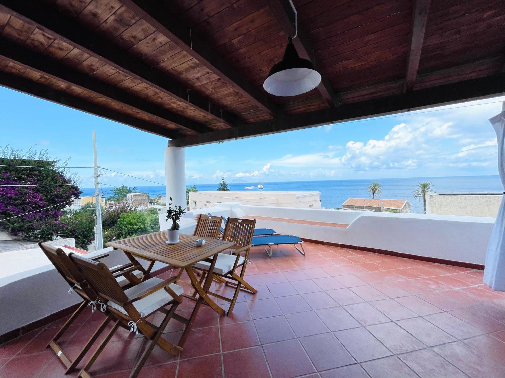 Villa Margherita - Appartamenti A Due Passi Dal Corso Di Santa Marina Salina A 100 Mt Dalla Spiaggia ภายนอก รูปภาพ