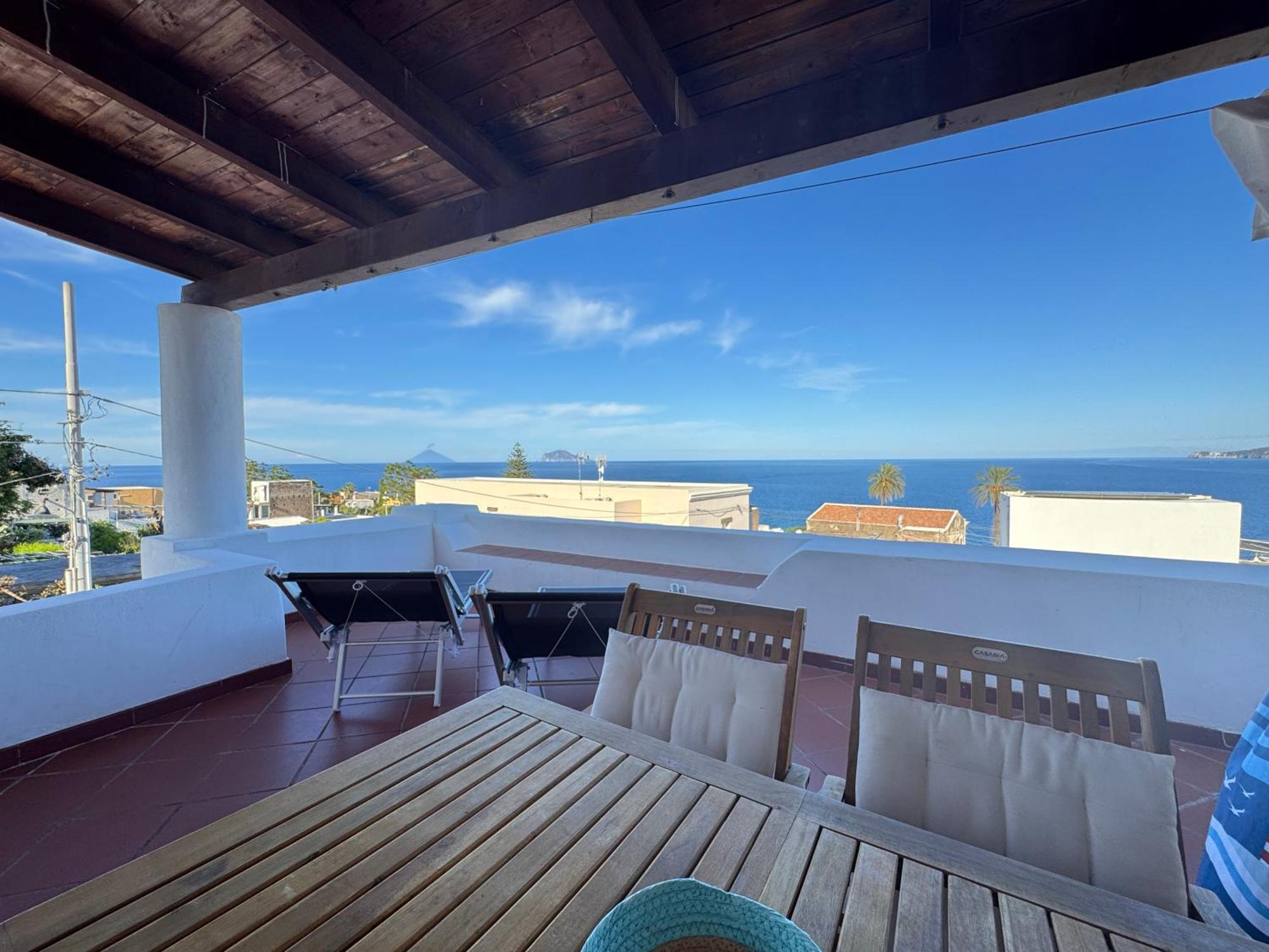 Villa Margherita - Appartamenti A Due Passi Dal Corso Di Santa Marina Salina A 100 Mt Dalla Spiaggia ภายนอก รูปภาพ